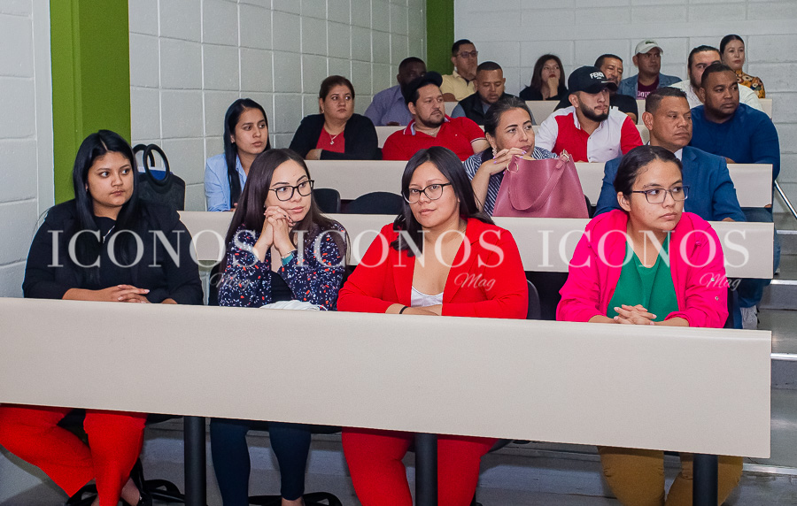 La mujer y su lucha por sus derechos y reivindicaciones by UTH Honduras (1)