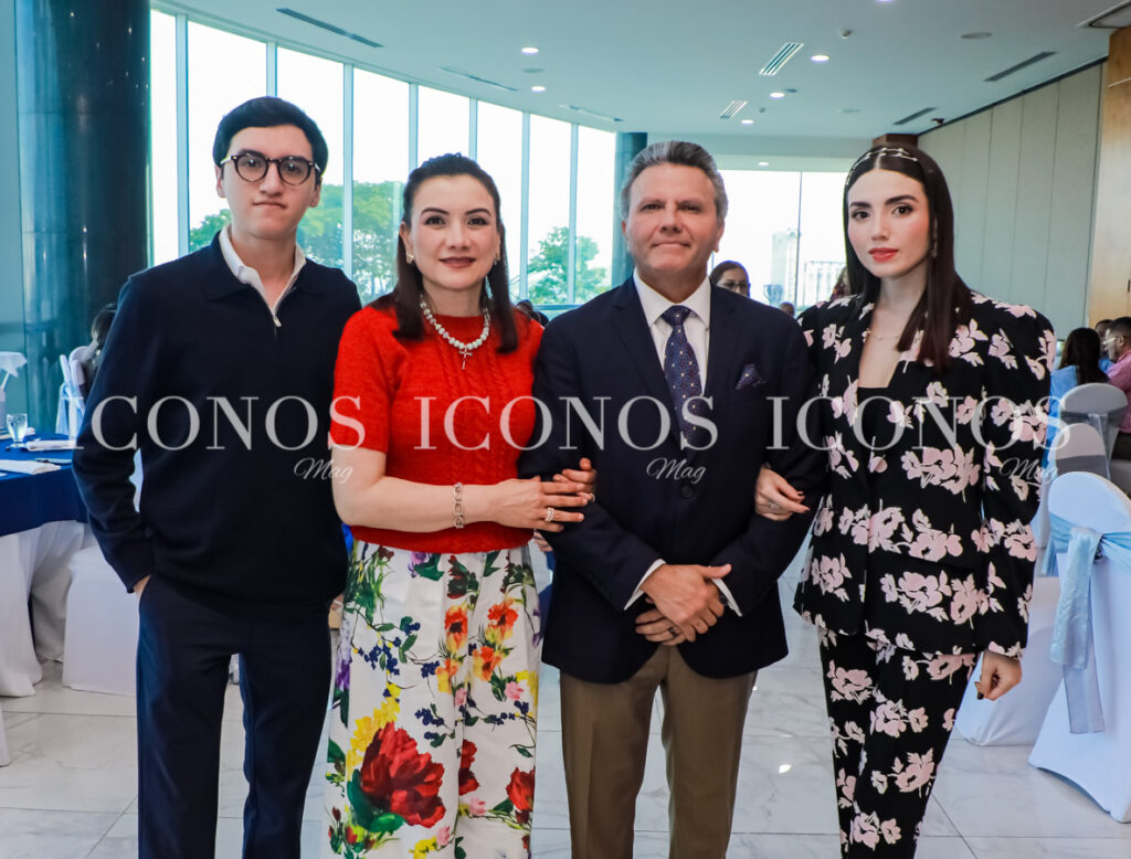 Almuerzo cumpleaños pastor Alejandro Espinoza