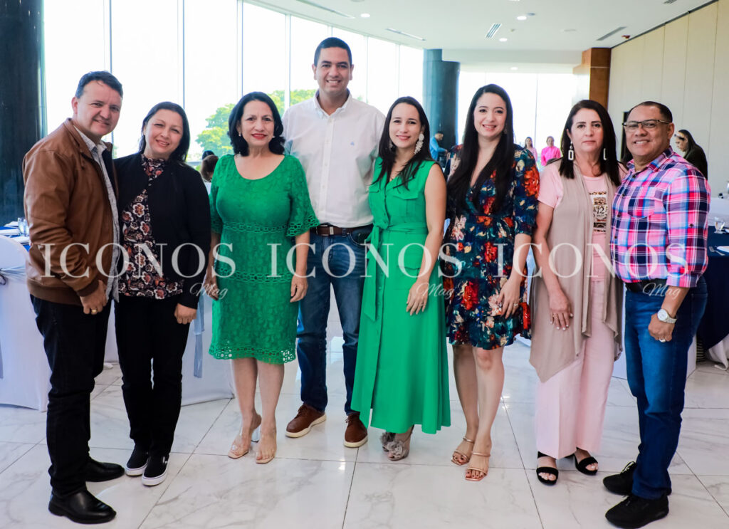 Almuerzo cumpleaños pastor Alejandro Espinoza