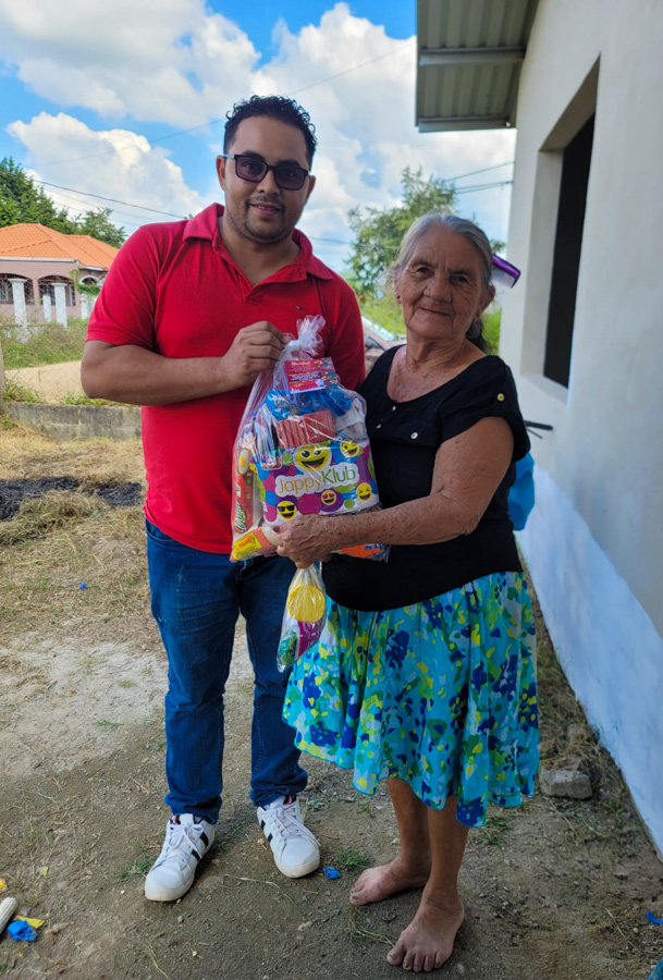 Entrega canastas navideñas by UCENM Honduras