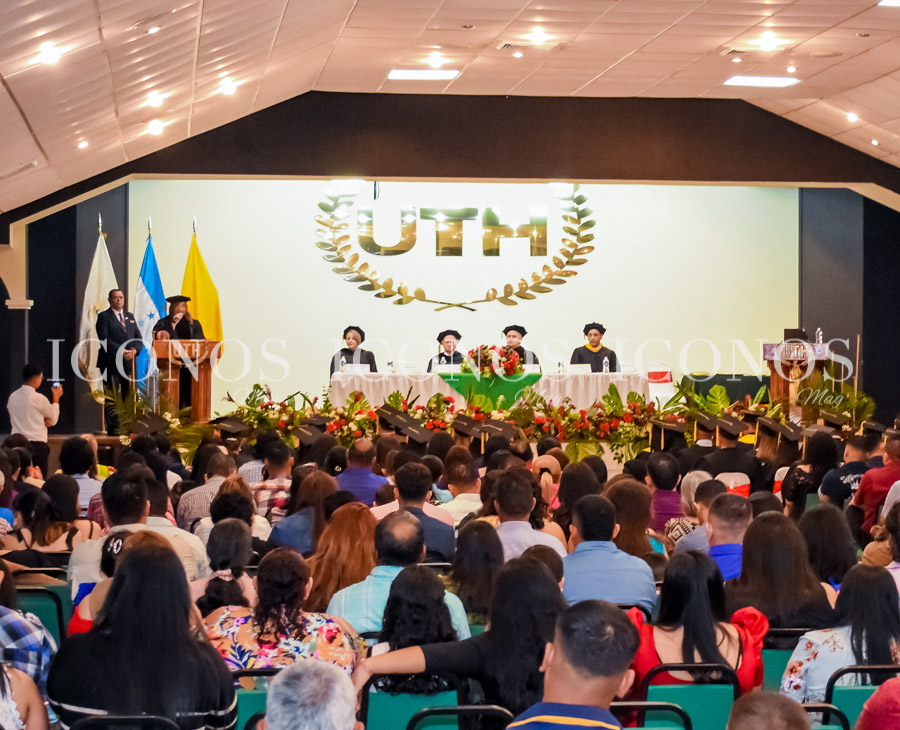 La 26 graduación Universidad Tecnológica de Honduras UTH El Progreso