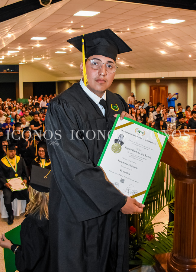 Graduación 2023 UTH campus El Progreso 3