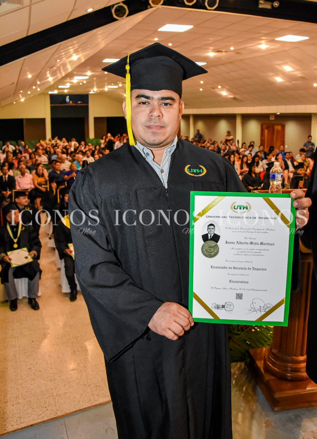 Graduación 2023 UTH campus El Progreso 3