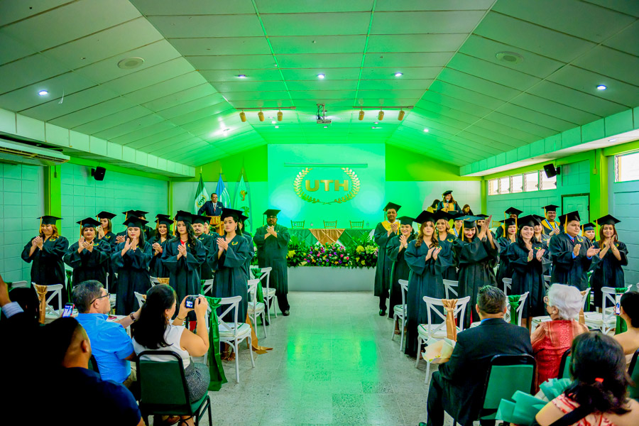 La 32 ceremonia graduación by UTH La Ceiba (48)