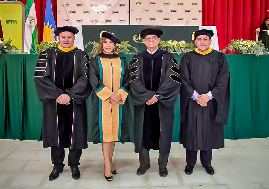 Primera graduación Universidad Tecnológica de Honduras UTH campus Choloma