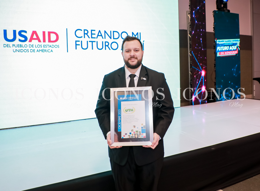 Reconocimiento Universidad Tecnológica de Honduras por Usaid