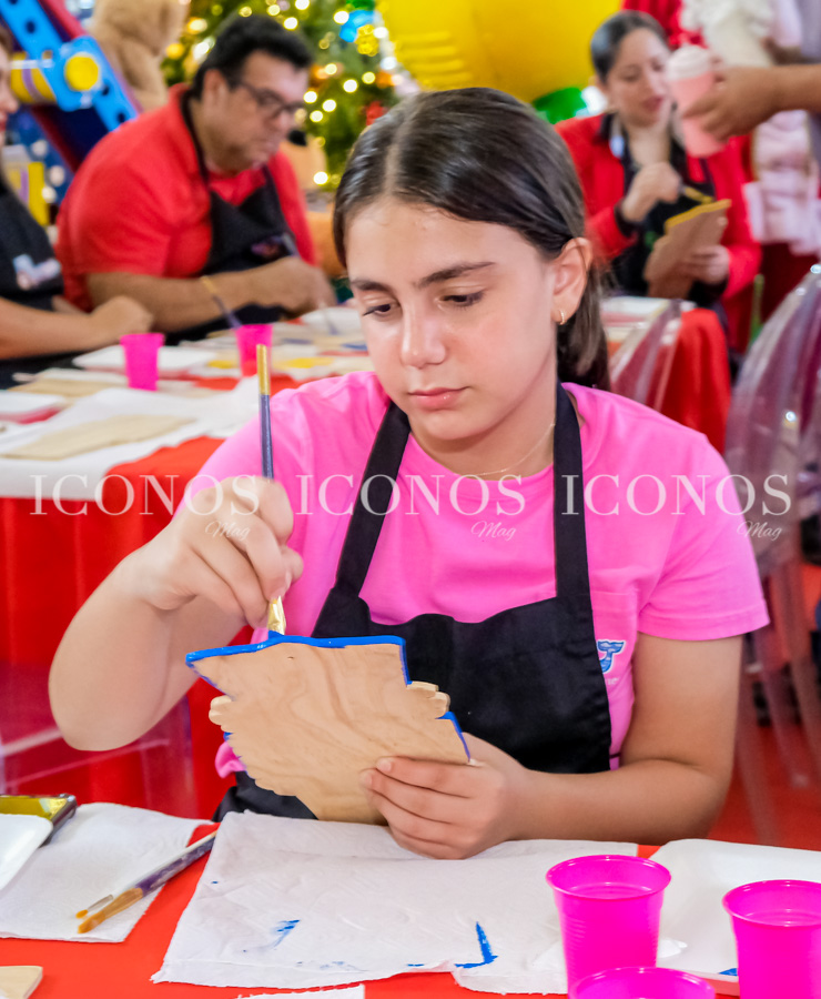 Taller Santa's factory 2023 by City Mall San Pedro Sula