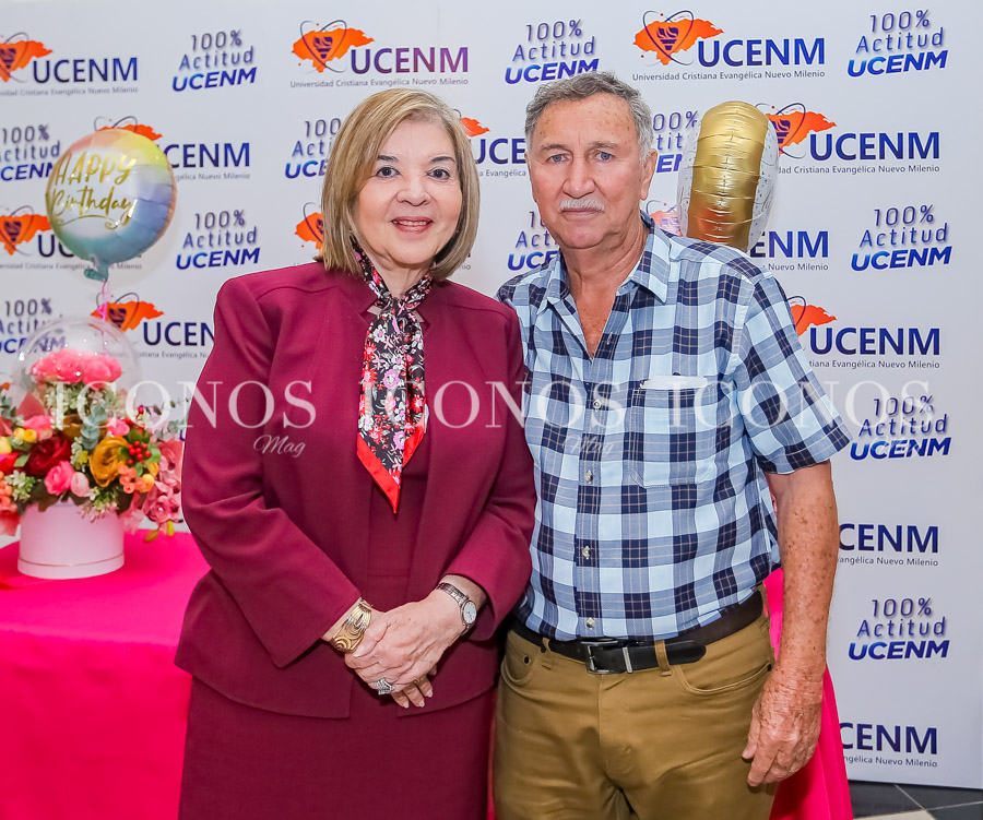Cumpleaños Rectora UCENM