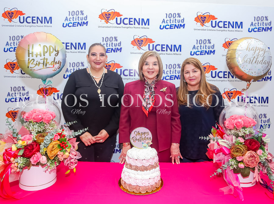 Cumpleaños Rectora UCENM