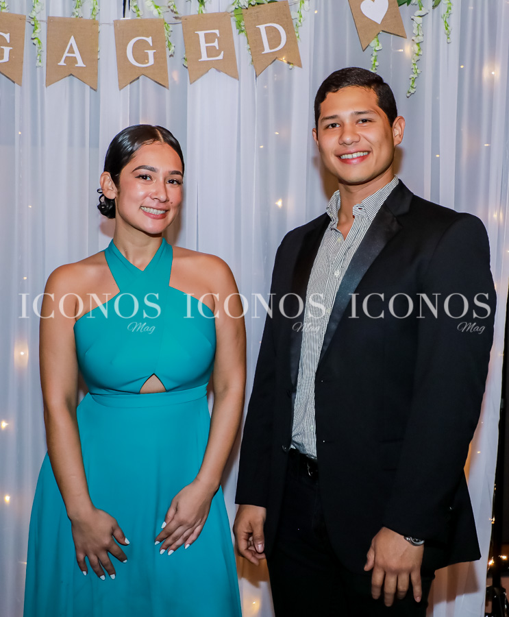 Compromiso matrimonial Stephany Paredes y Richard Denis