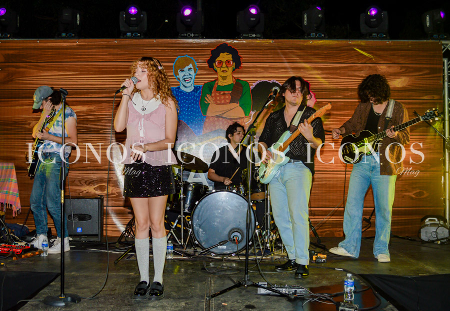 Atomic Rose (1)