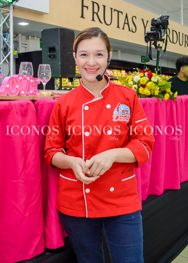 Love is Love Megaplaza Palenque y La Colonia