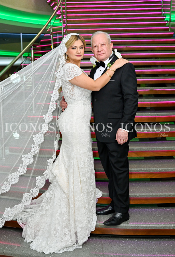 Posado novios boda religiosa Emma Mejia y Roger Valladares-3