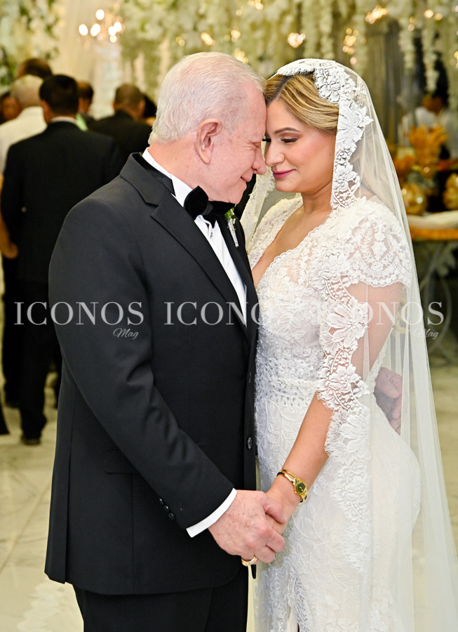 Posado novios boda religiosa Emma Mejia y Roger Valladares-3