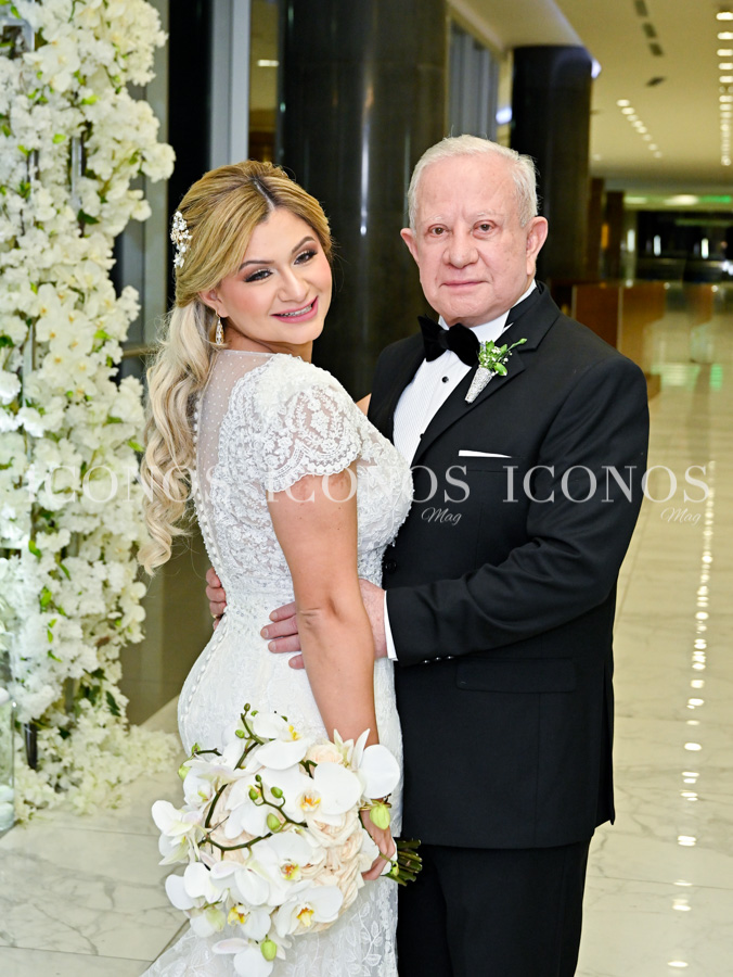 Posado novios boda religiosa Emma Mejia y Roger Valladares-3