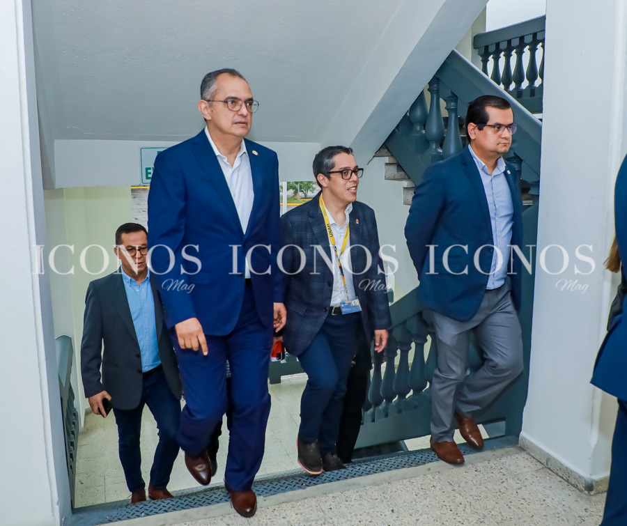 Visita rector UNAH a UTH Honduras