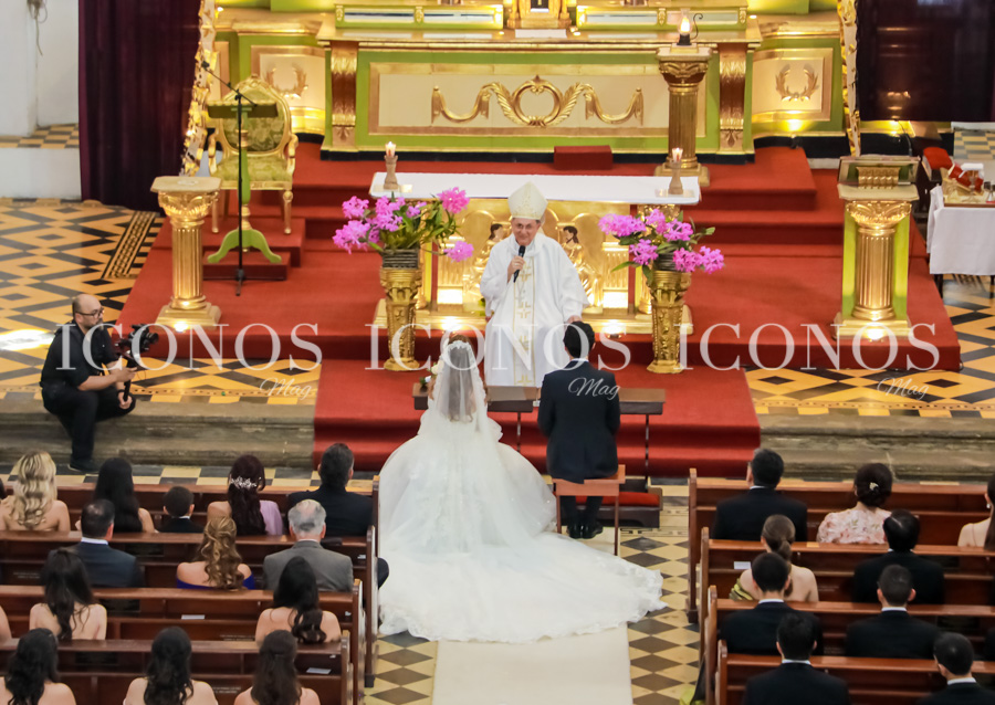 Ceremonia religiosa Stephanie Pineda y Amado Rodríguez 1