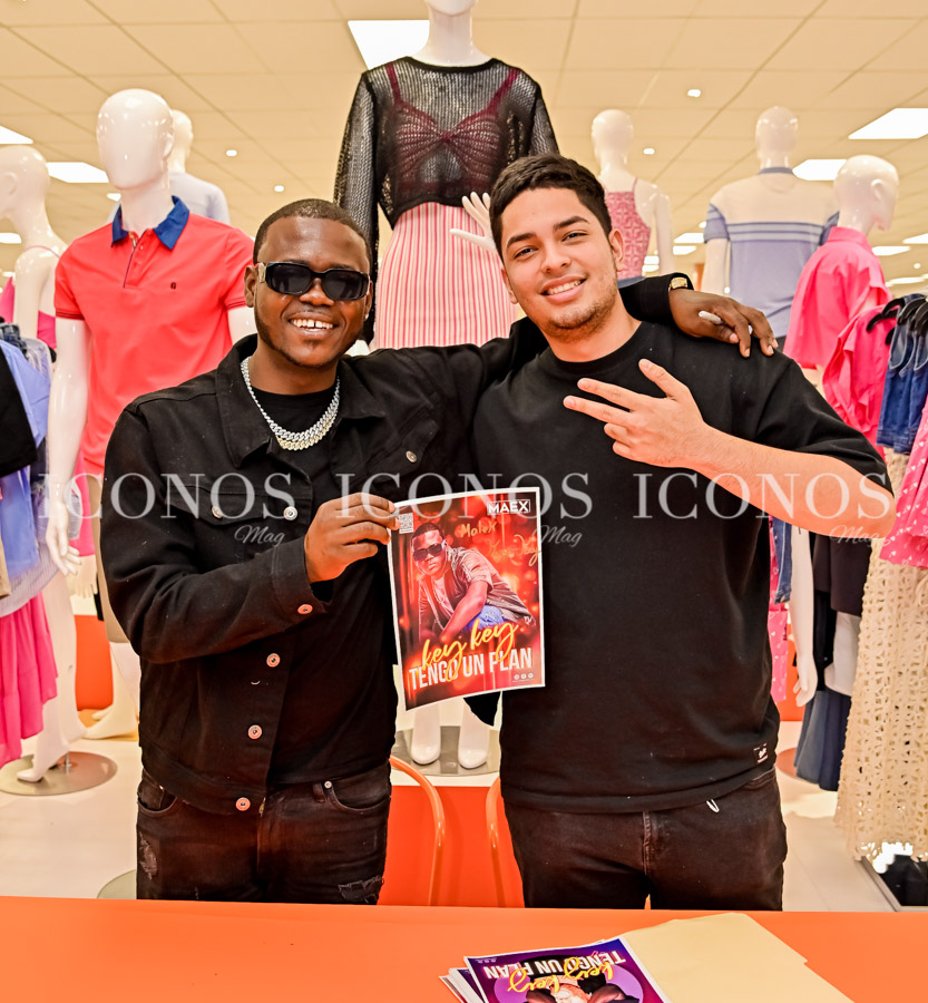 Firma autografos Key Key almacenes Maex Honduras