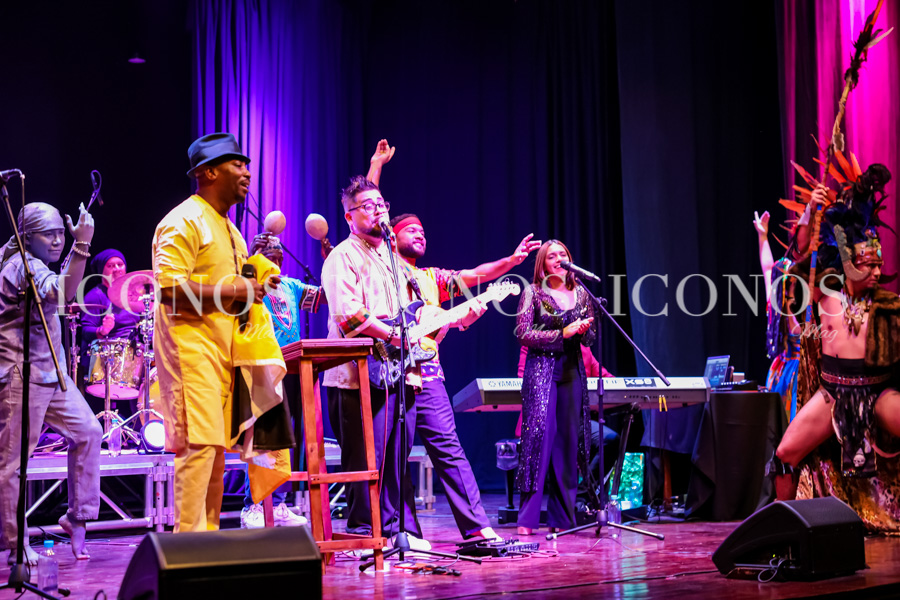 Recital en vivo by Manu Martínez y Supermercado Colonial