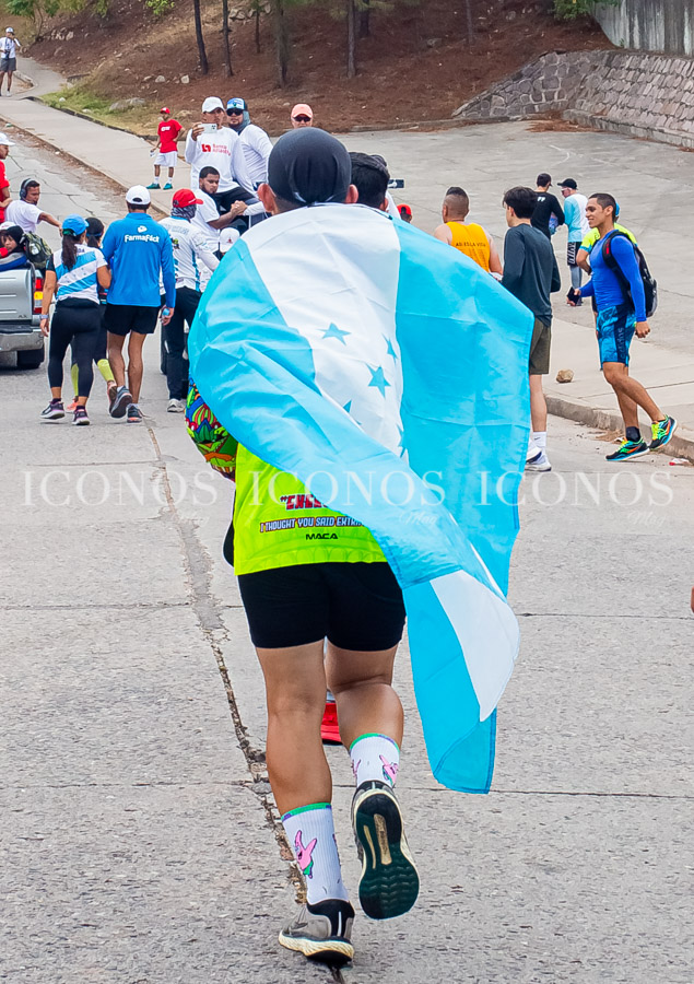 Donación UTH Honduras a escuela experimental UNAH