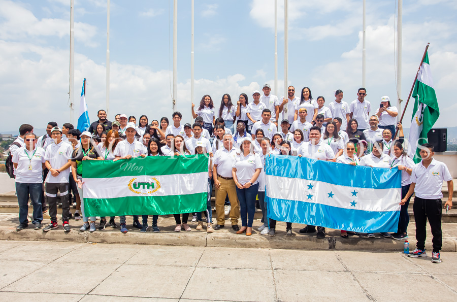 Donación UTH Honduras a escuela experimental UNAH