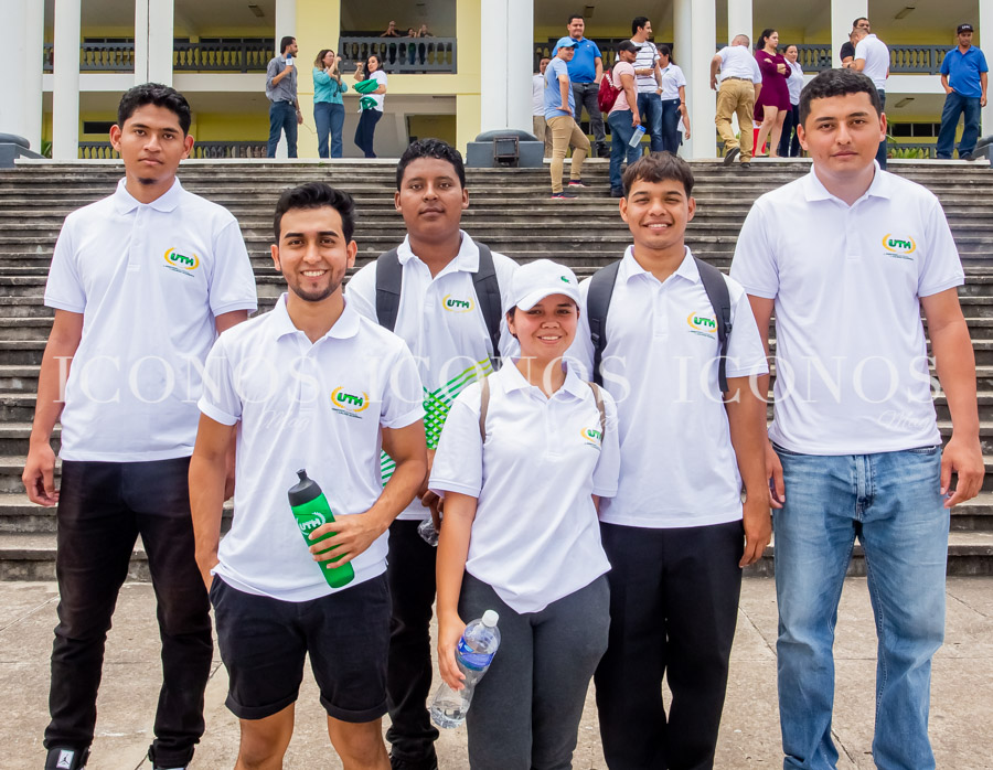 Donación UTH Honduras a escuela experimental UNAH