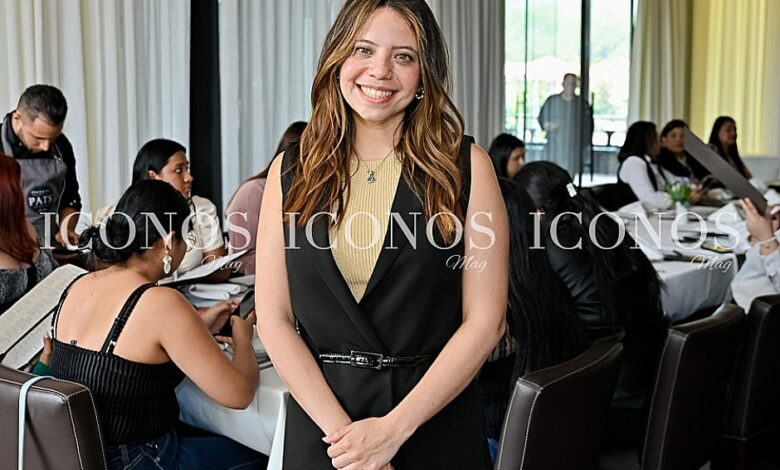 PORTADA-Cumpleanos-Helen-Velasquez-Dunaway-de-Handal-min