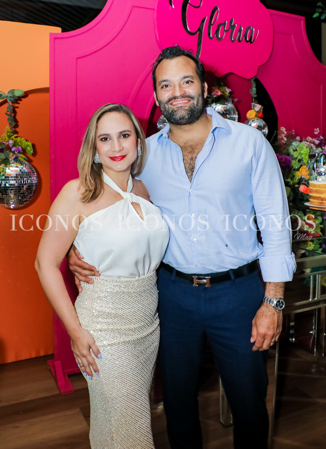 fiesta 70 anos gloria flores de galeano