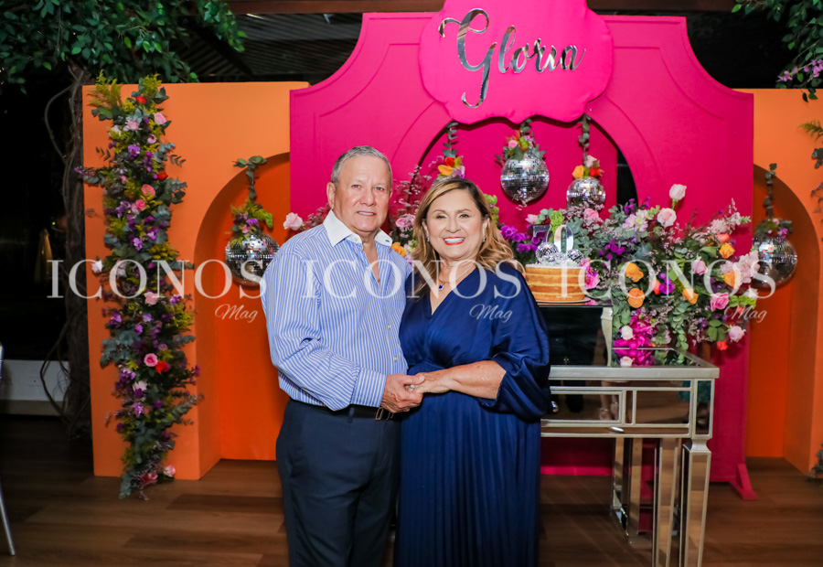 fiesta 70 anos gloria flores de galeano