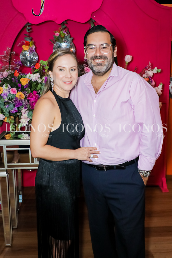 fiesta 70 anos gloria flores de galeano