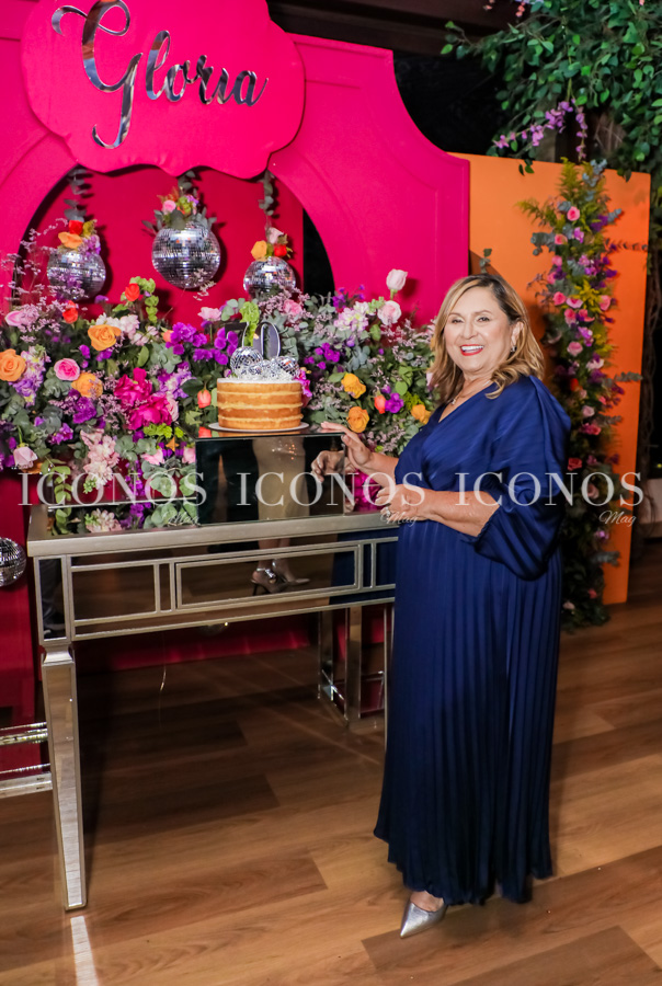 fiesta 70 anos gloria flores de galeano