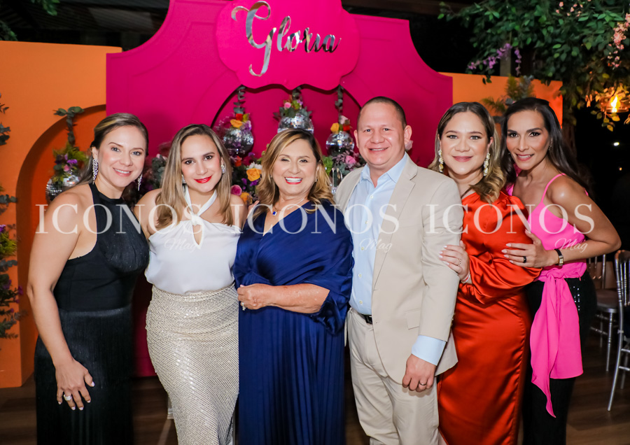 fiesta 70 anos gloria flores de galeano