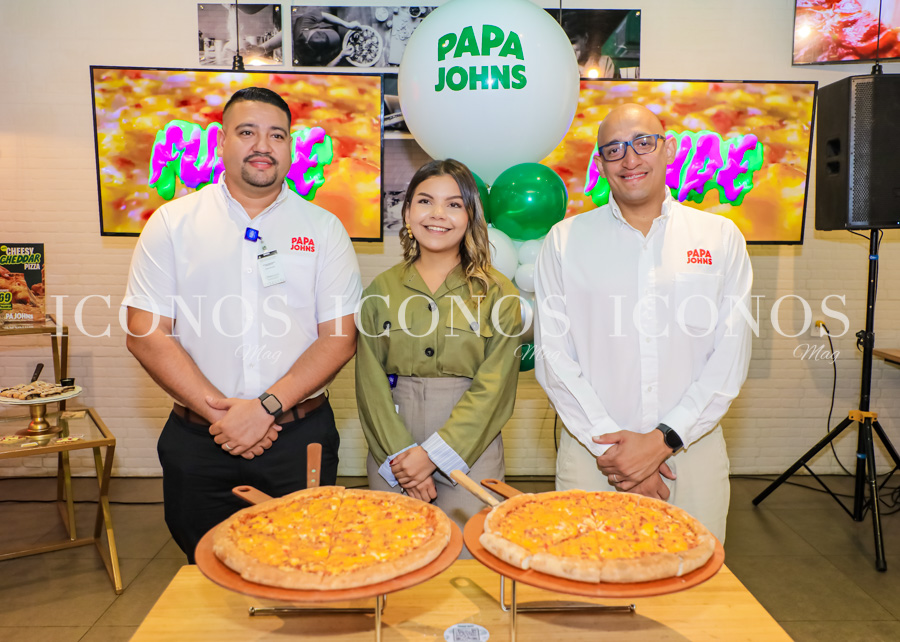 lanzamiento cheesy cheddar pizza 2024 by papa johns