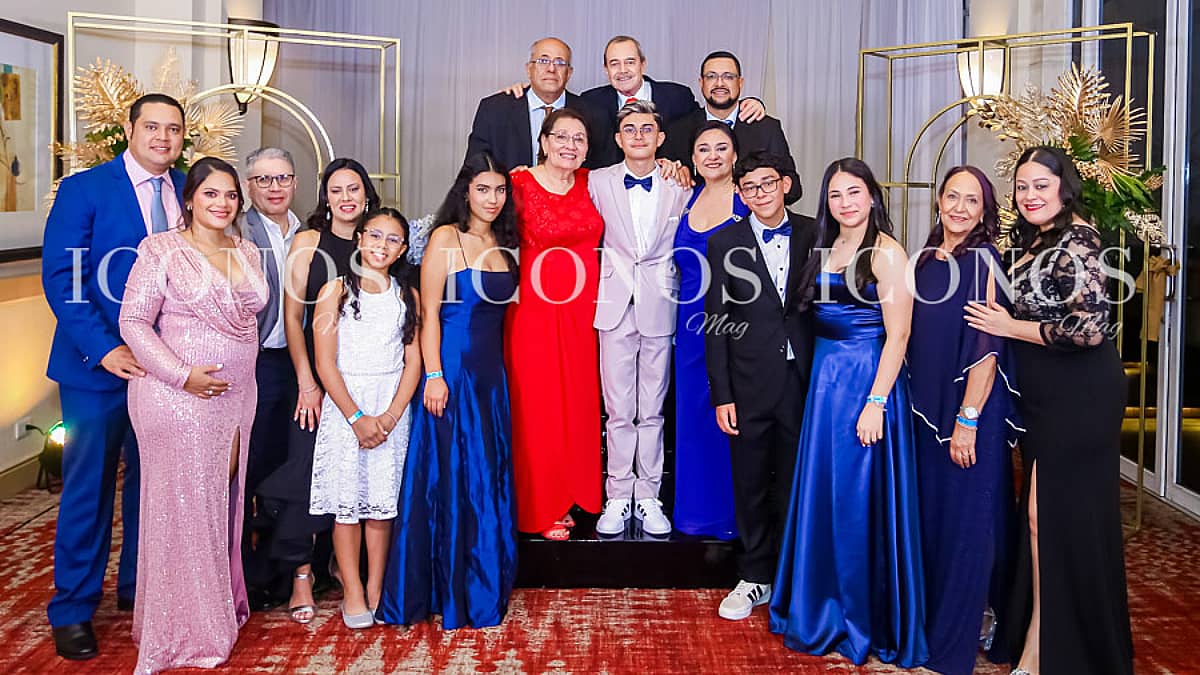 especial graduaciones 2024