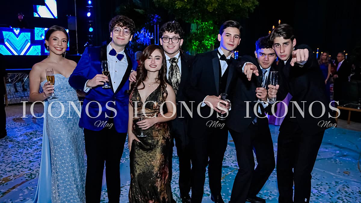 especial graduaciones 2024