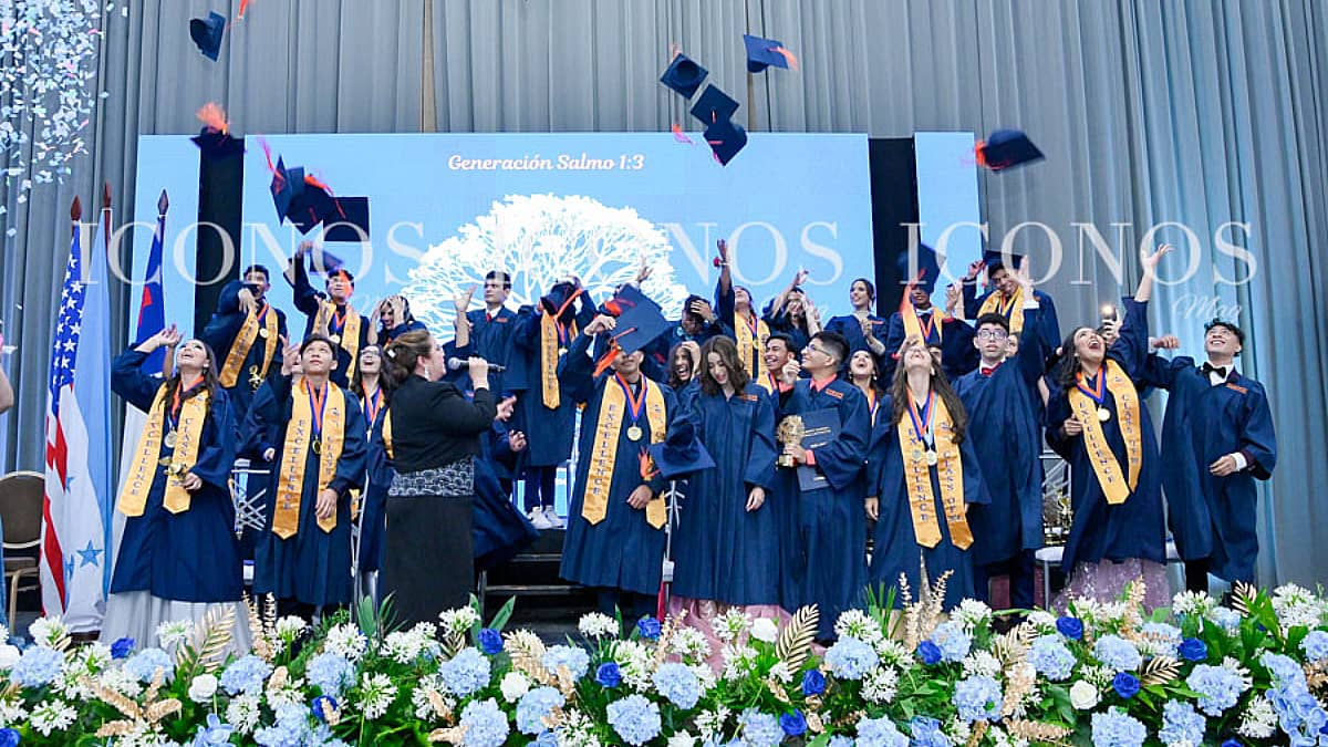 especial graduaciones 2024