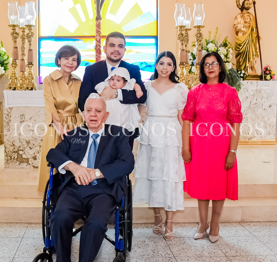 Antonella Valenzuela Mejía bautizo