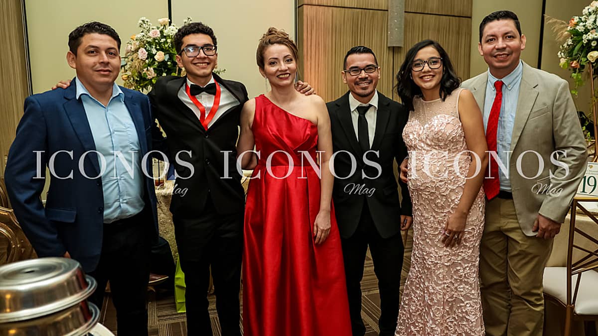 especial graduaciones 2024