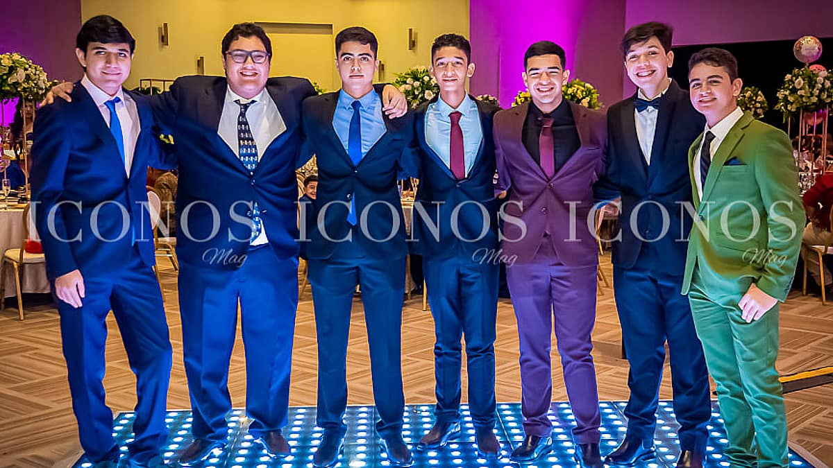 especial graduaciones 2024