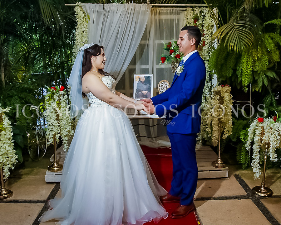 Boda Evelin Fabiola Oyuela Zúniga y Moisés Ariel Sánchez Calderón