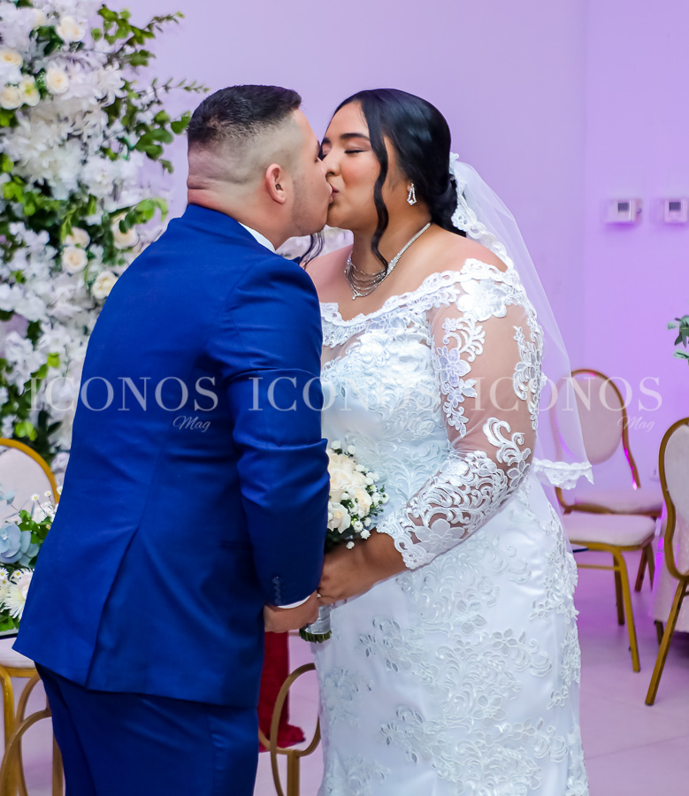 Josselin Nicole Arévalo Rodríguez y Carlos Isaí Sánchez Yanes