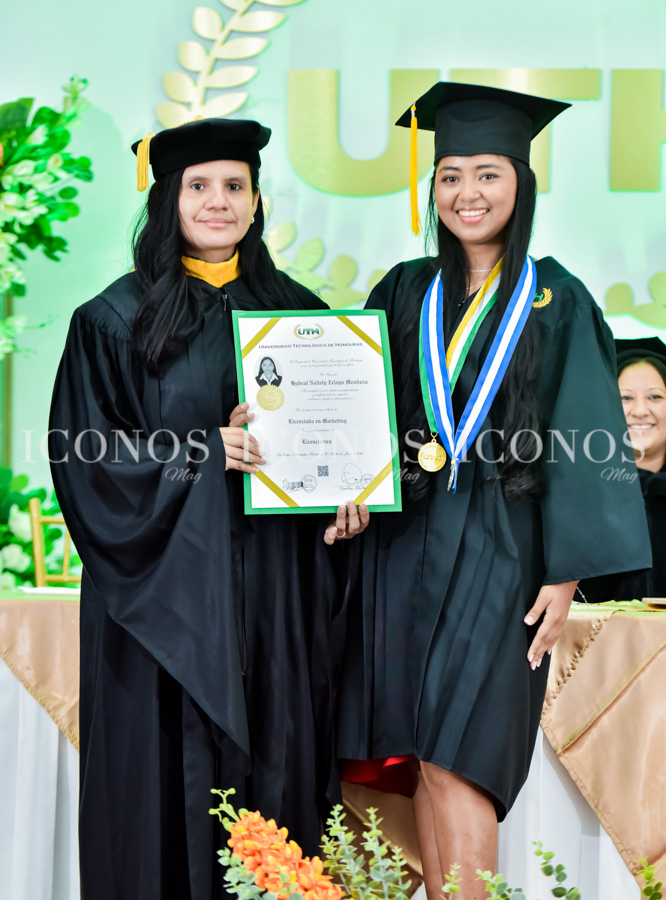 La 33 graduación UTH campus La Ceiba