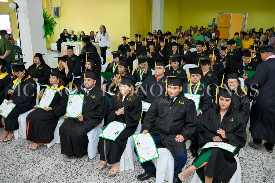 25 graduacion 2024 uth puerto cortes
