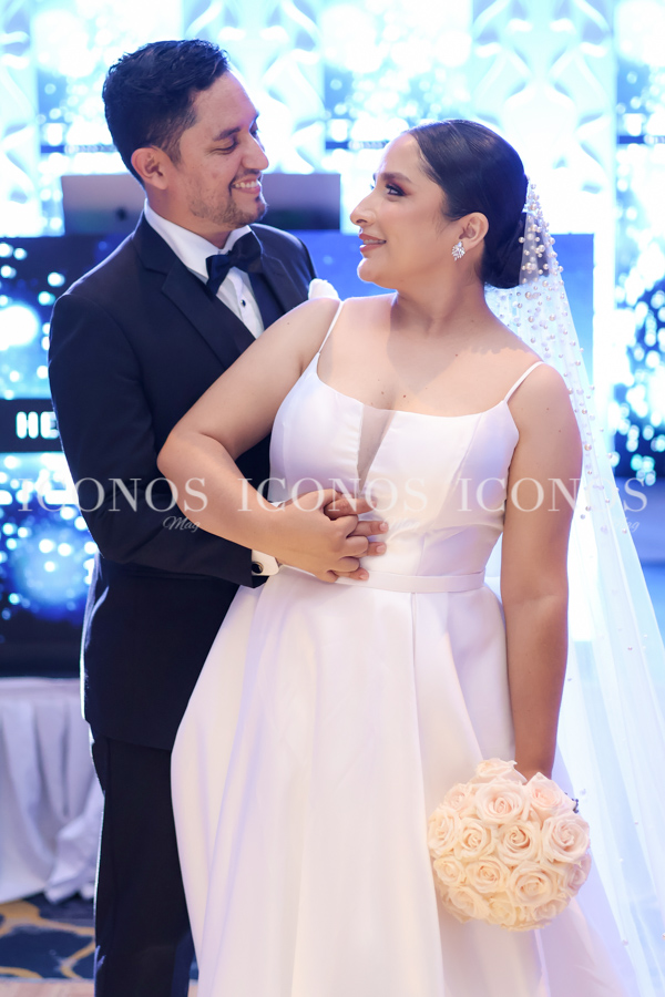 Boda Xiomara Caballero Torres y Hernán Josué Izaguirre Portillo