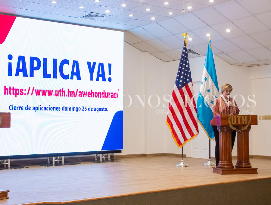 Lanzamiento academia para mujeres emprendedoras AWE 2024 by UTH
