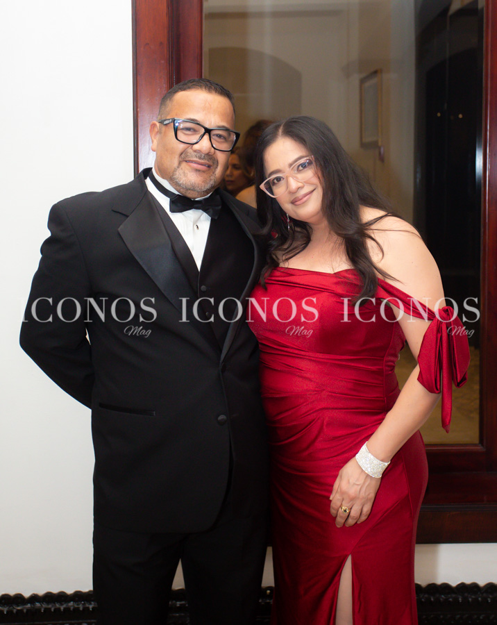 Laura Lucía Valladares Canales y Carlos Alberto Varela Lagos