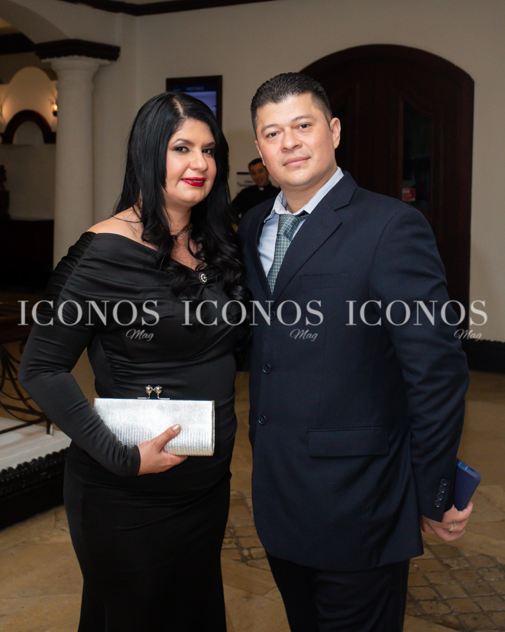 Laura Lucía Valladares Canales y Carlos Alberto Varela Lagos