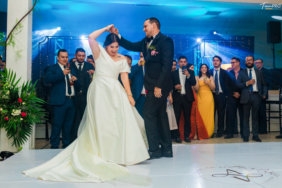 Boda Marcela Beatriz Vijil y José Mario Aguilar 2