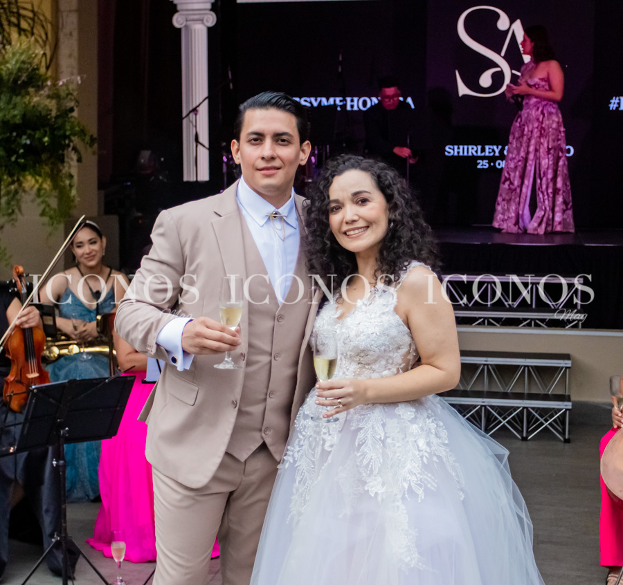 Shirley Paz de Peñaherrera y Arturo Peñaherrera
