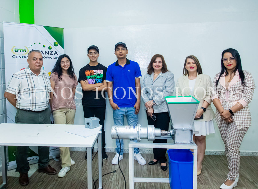 Entrega de premios feria científica by UTH Tegucigalpa
